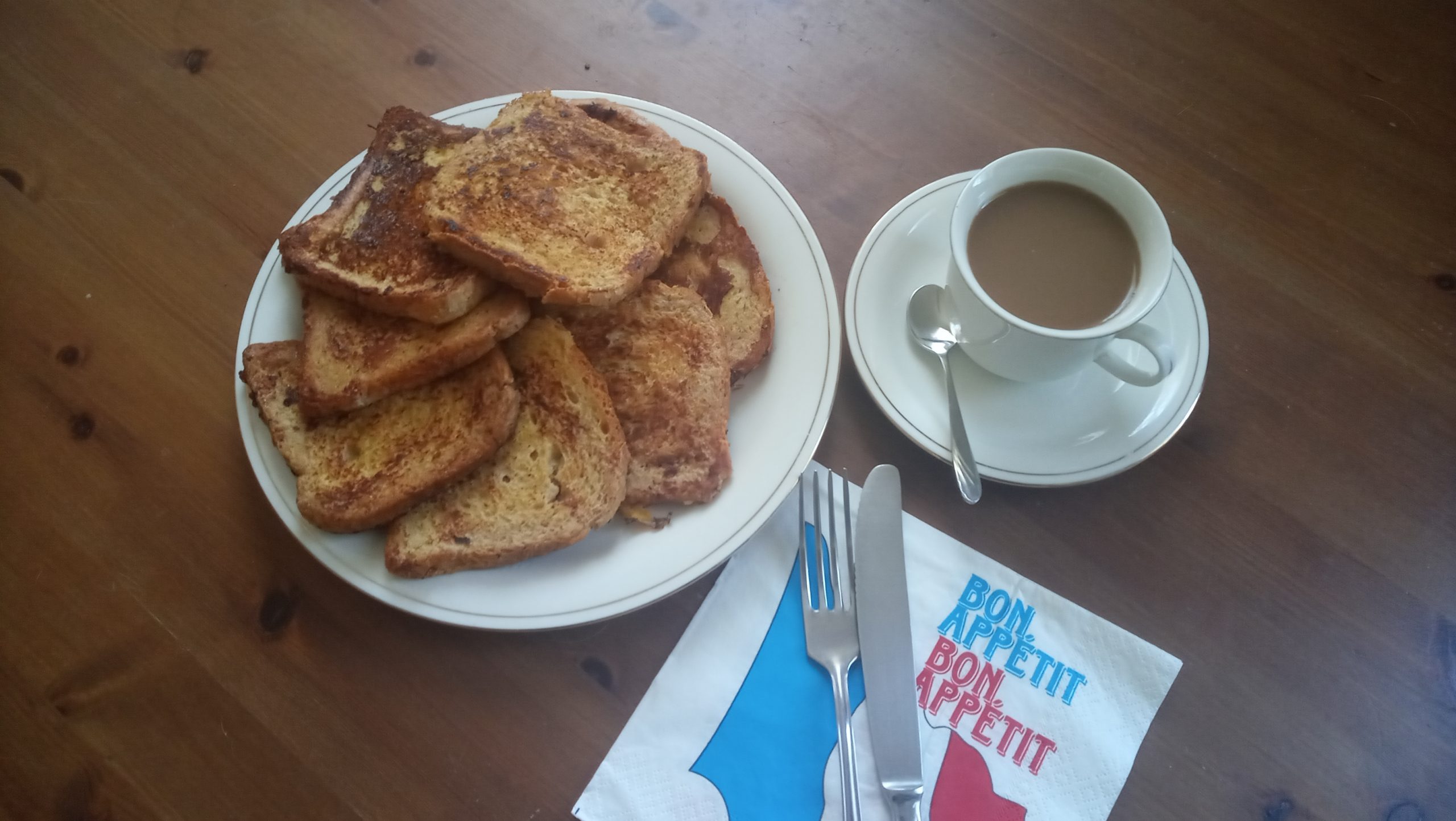 Édes-bundás toast: gyors, olcsó, finom